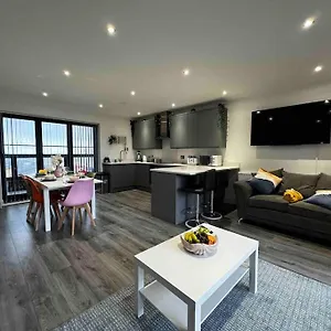 Seashell - Duplex With Sea Views And Balconies Hornsea